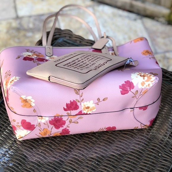 2pcs NWT Coach reversible floral Tote&wristlet - Picture 6 of 8